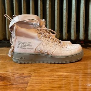Nike SF Air Force 1 Mid (Silt Pink)